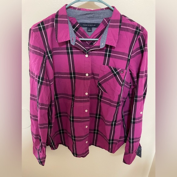Tommy Hilfiger Tops - ✨Tommy Hilfiger Button Up Shirt Size Large #C1